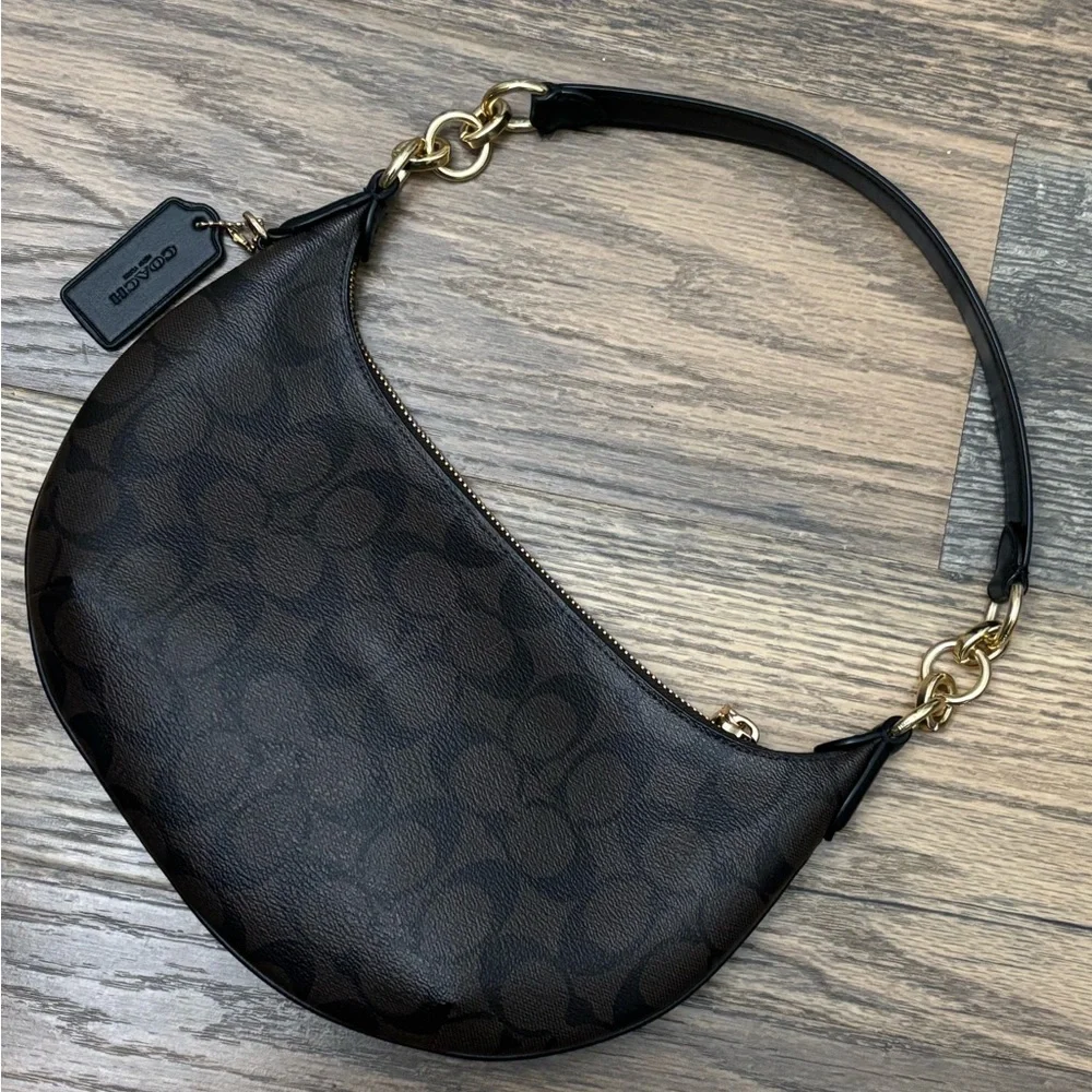 *Coach Payton Signature Canvas hobo bag CE620
